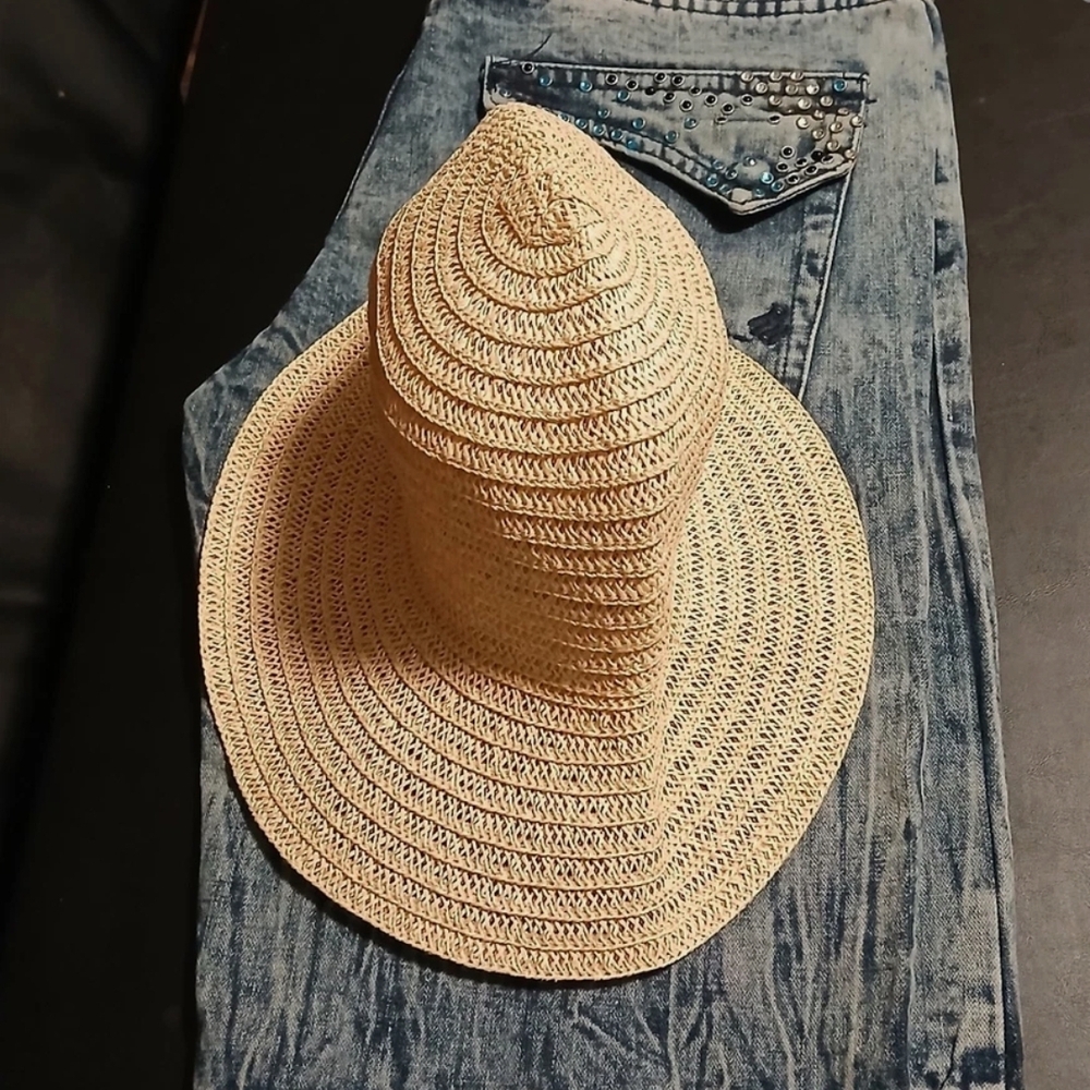 Rocawear Blue Shorts Size 38 W And Sun Weave, basket hat Stylish Cream Straw Hat